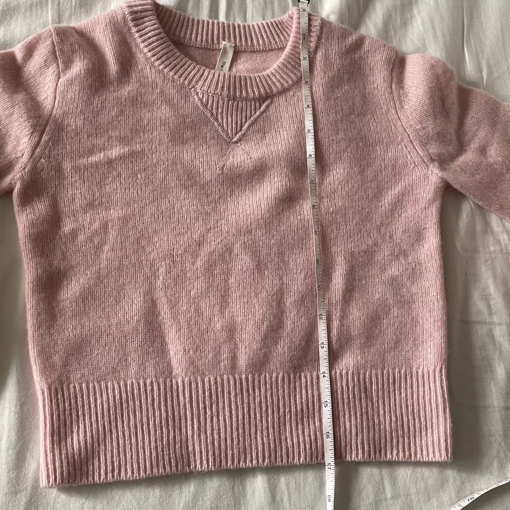 Aritzia Babaton Soft Pink cashmere Crew Neck Sweater xxs - Picture 5 of 6